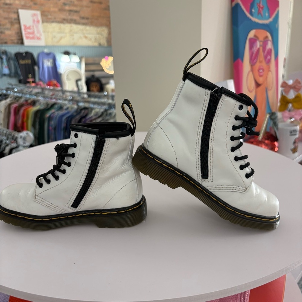 Dr. Martens 1460 White Patent L:eather Boots Size 10 - Picture 3 of 7
